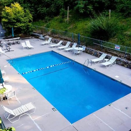 Bearadise Retreat At English Mountain Condo Sevierville Esterno foto