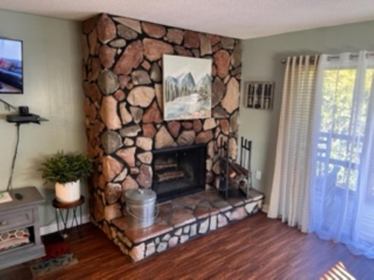 Bearadise Retreat At English Mountain Condo Sevierville Esterno foto